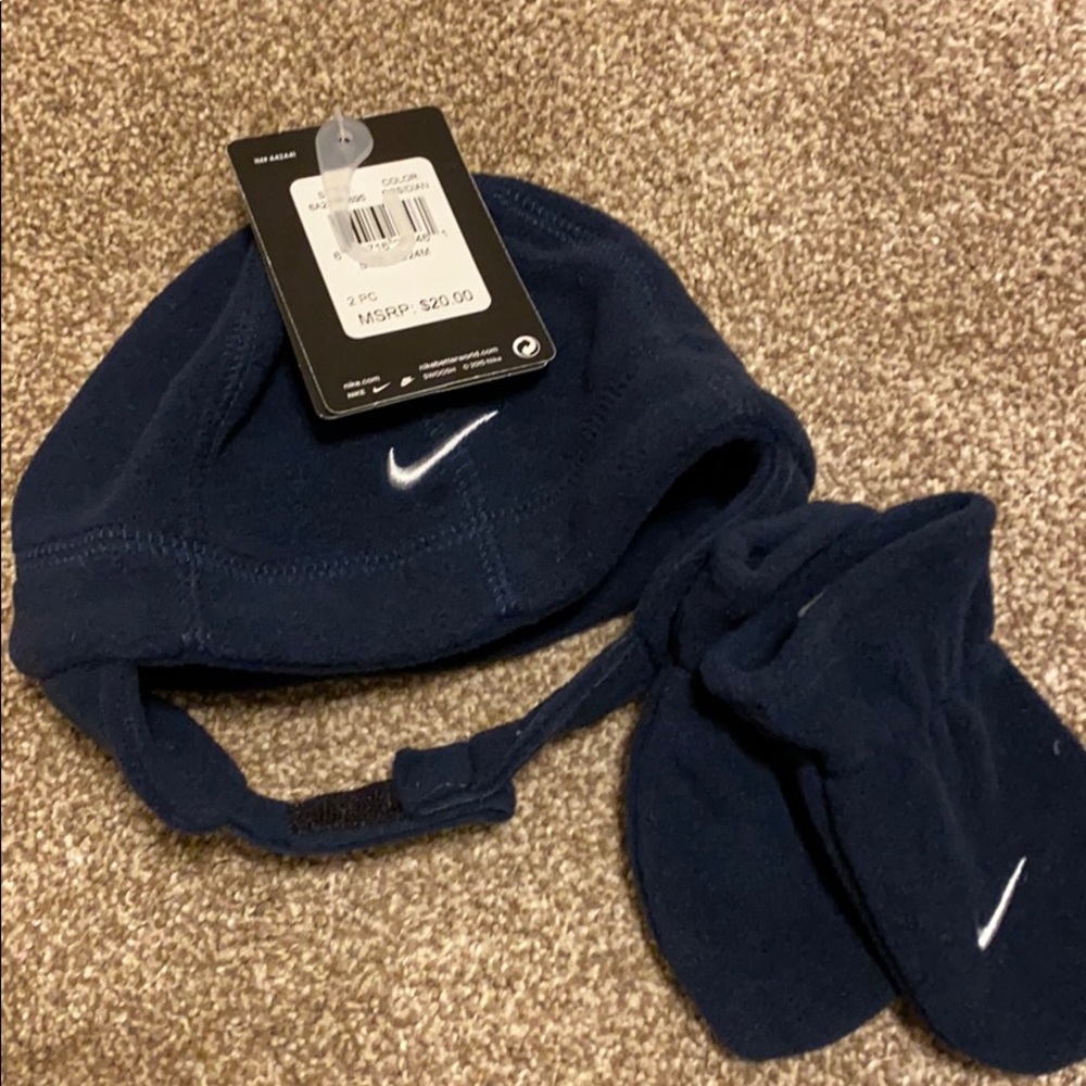 Hat/mitten set